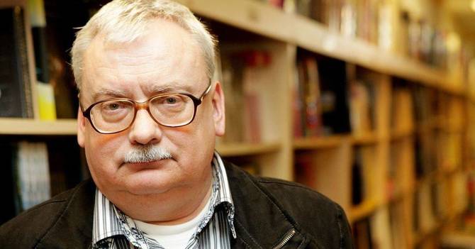 Во время варшавских выходных Comic Con в Варшаве Анджей Сапковски объявил, что планирует еще один роман в мире Геральта