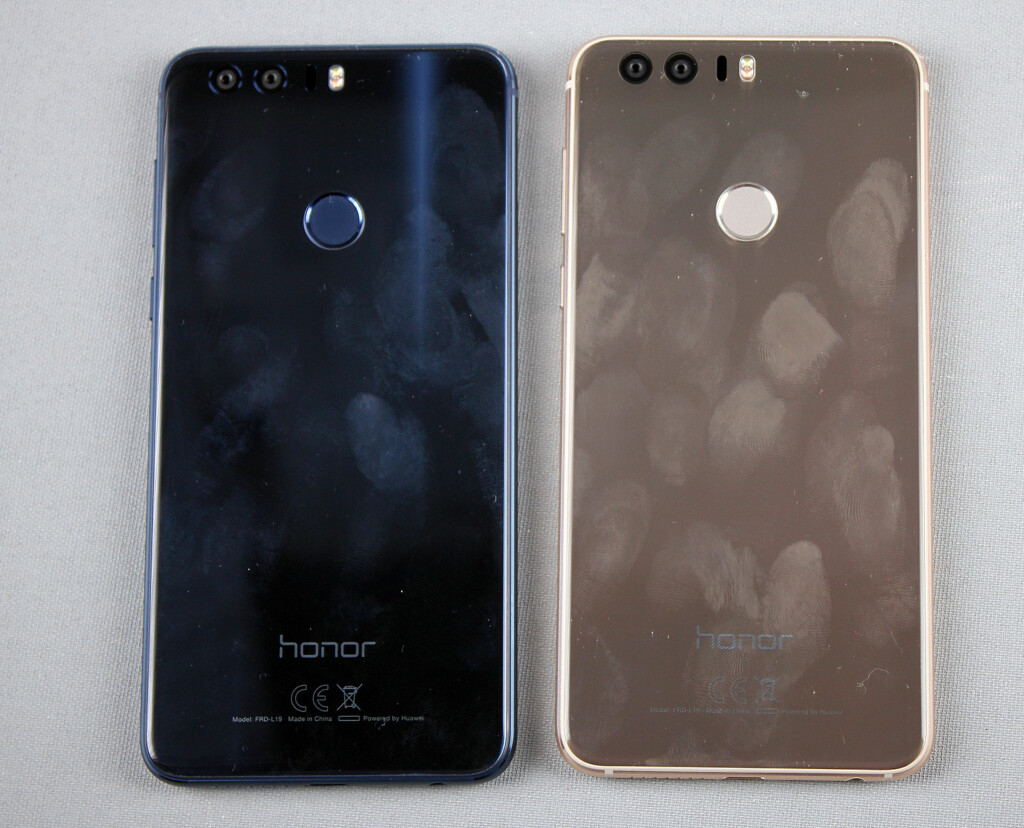 Когда он блестящий, задняя часть Honor 8 очень блестящая